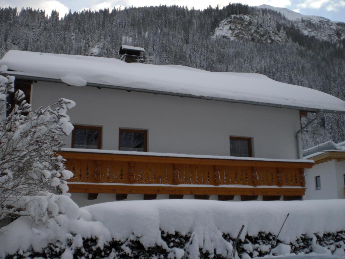 Haus Praxmarer Apartamento Kaunertal Exterior foto